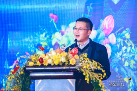 創(chuàng)綠家環(huán)保總裁孫劍榮獲杭商領(lǐng)袖峰會“最具領(lǐng)導(dǎo)力獎”