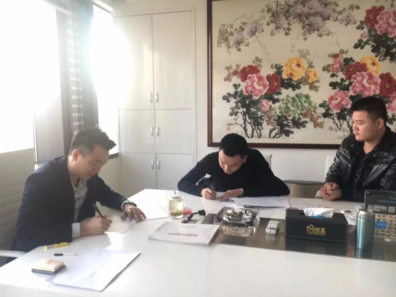 熱烈祝賀周總、楊總簽約創綠家海南省市級代理！